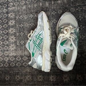 ASICS women’s lifestyle shoes - Silver and Green